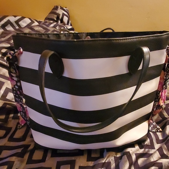 Bag - Picture 2 of 2